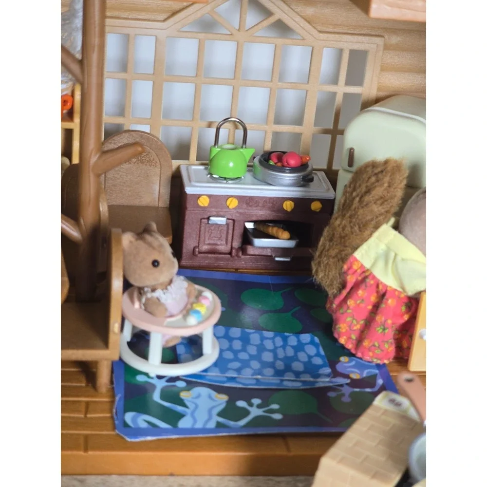 Calico Critters Log Cabin Lodge Playset Cherry Cruiser Car Squirrels Raccoons